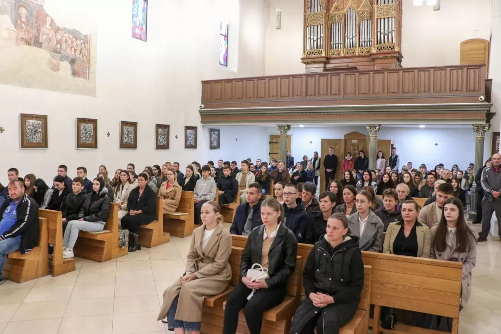 Požeška biskupija dodijelila 183 stipendije učenicima i studentima