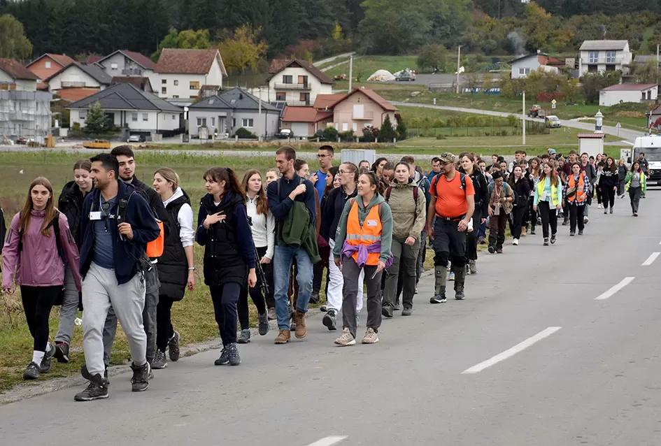 Mladi Zagreba i Požege na Planinarskom križnom putu kroz Požeštinu