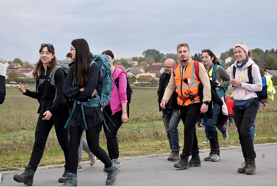 Mladi Zagreba i Požege na Planinarskom križnom putu kroz Požeštinu
