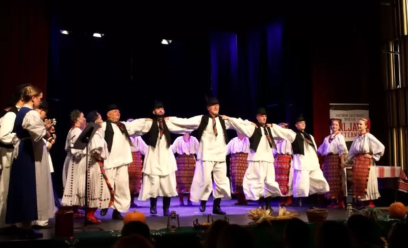 Požega.eu | KULTURNO-UMJETNIČKO DRUŠTVO „ORLJAVA“: Održan dvosatni koncert „Lišće šuška, a tambura svira“