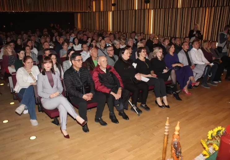KULTURNO-UMJETNIČKO DRUŠTVO „ORLJAVA“: Održan dvosatni koncert „Lišće šuška, a tambura svira“