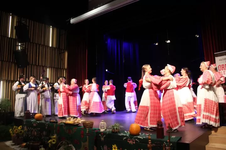 KULTURNO-UMJETNIČKO DRUŠTVO „ORLJAVA“: Održan dvosatni koncert „Lišće šuška, a tambura svira“