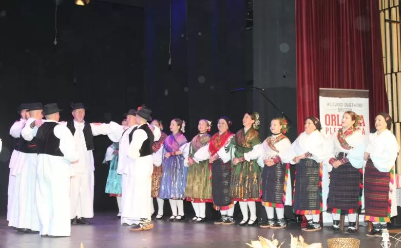 KULTURNO-UMJETNIČKO DRUŠTVO „ORLJAVA“: Održan dvosatni koncert „Lišće šuška, a tambura svira“