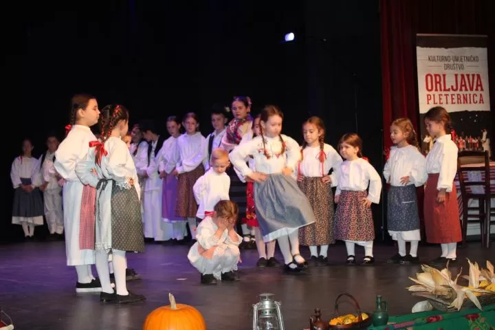 KULTURNO-UMJETNIČKO DRUŠTVO „ORLJAVA“: Održan dvosatni koncert „Lišće šuška, a tambura svira“