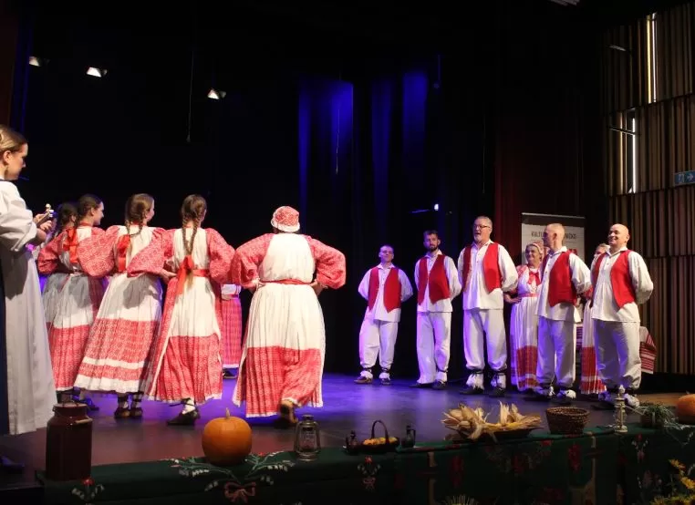 KULTURNO-UMJETNIČKO DRUŠTVO „ORLJAVA“: Održan dvosatni koncert „Lišće šuška, a tambura svira“