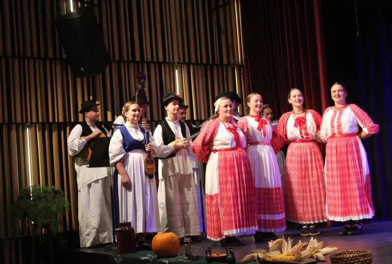 KULTURNO-UMJETNIČKO DRUŠTVO „ORLJAVA“: Održan dvosatni koncert „Lišće šuška, a tambura svira“