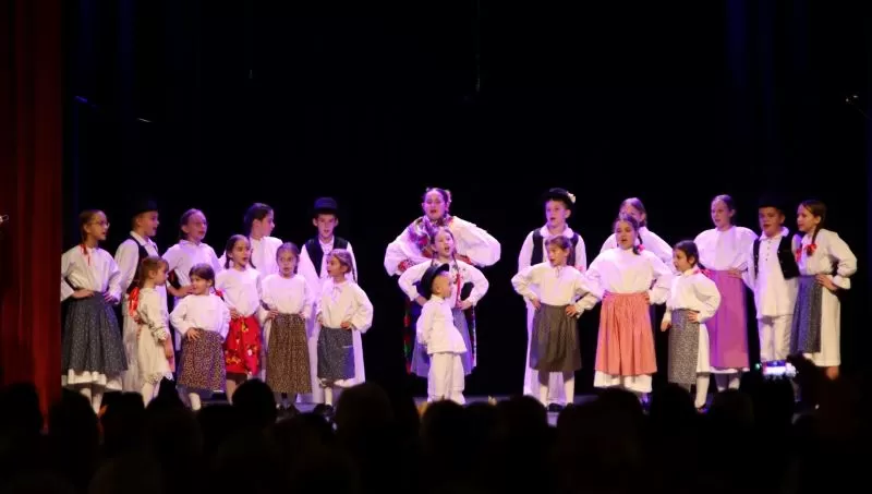KULTURNO-UMJETNIČKO DRUŠTVO „ORLJAVA“: Održan dvosatni koncert „Lišće šuška, a tambura svira“