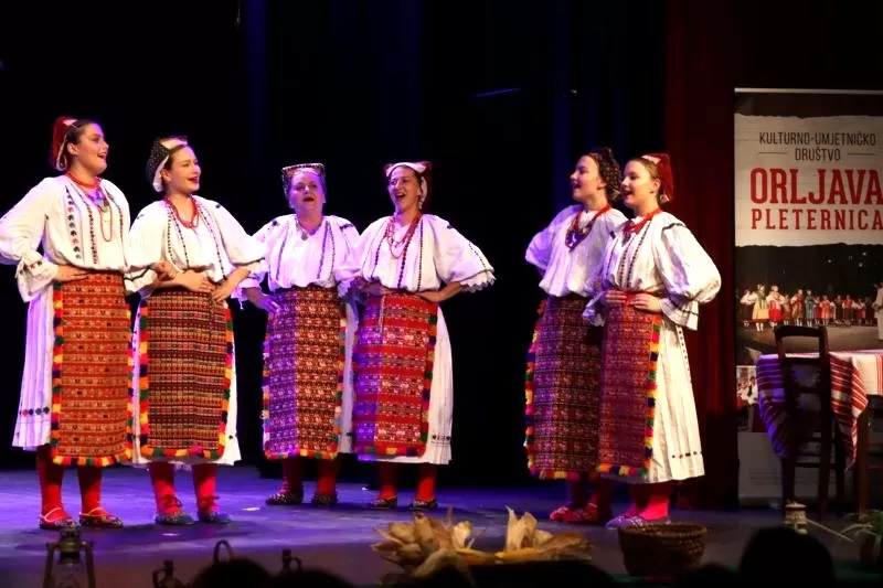 KULTURNO-UMJETNIČKO DRUŠTVO „ORLJAVA“: Održan dvosatni koncert „Lišće šuška, a tambura svira“