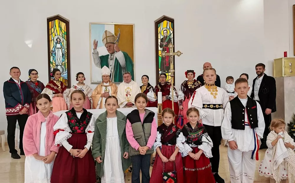 SB Online | Svečano u Bartolovcima; posvećena crkva svetog pape Ivana Pavla II