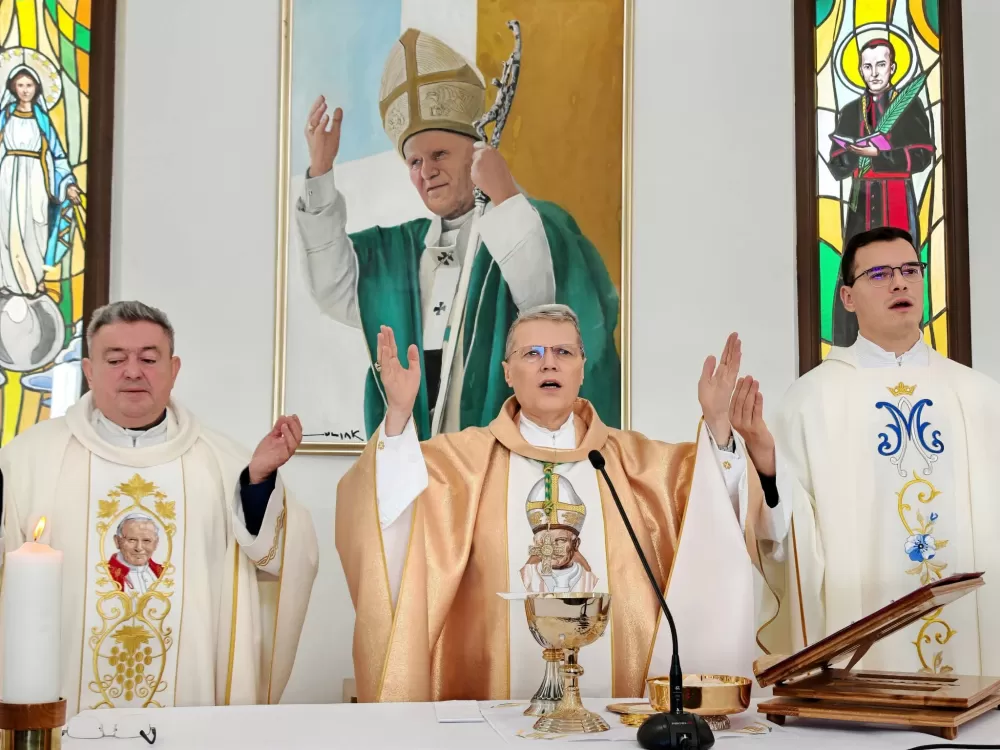 Svečano u Bartolovcima; posvećena crkva svetog pape Ivana Pavla II