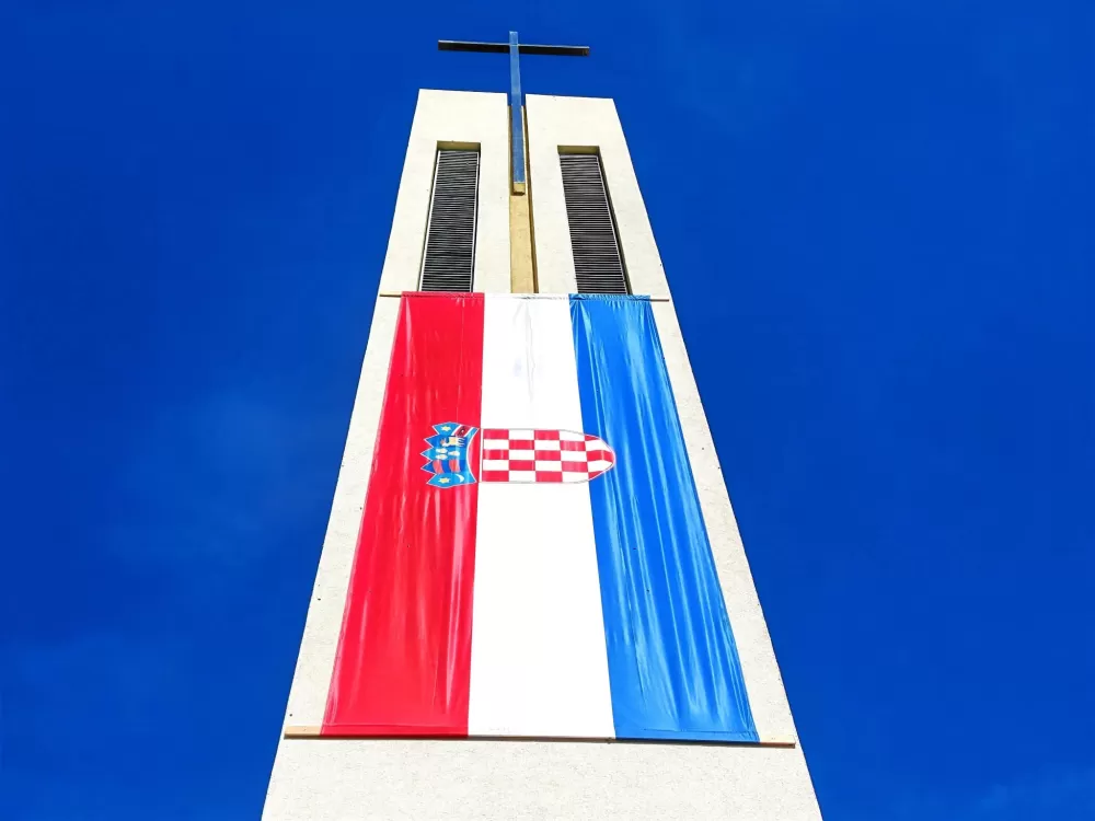 Svečano u Bartolovcima; posvećena crkva svetog pape Ivana Pavla II