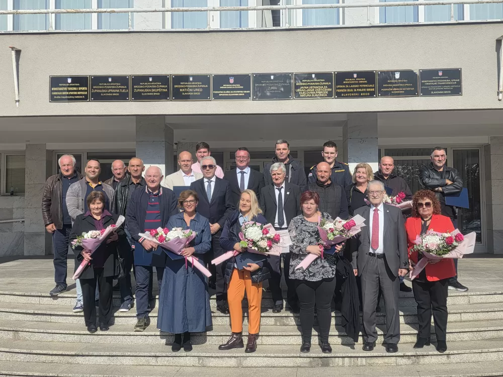 Srce ispod odore: Policajci koji daruju život kap po kap