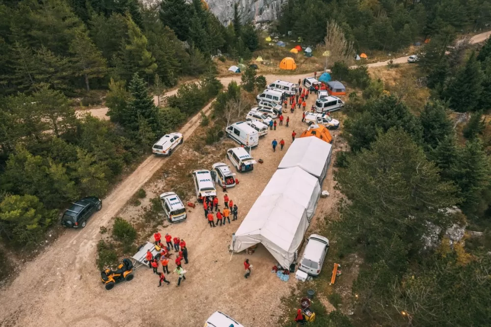 Požeški HGSS-ovci pokazali snagu zajedništva i hrabrosti na stijenskoj vježbi podno Biokova