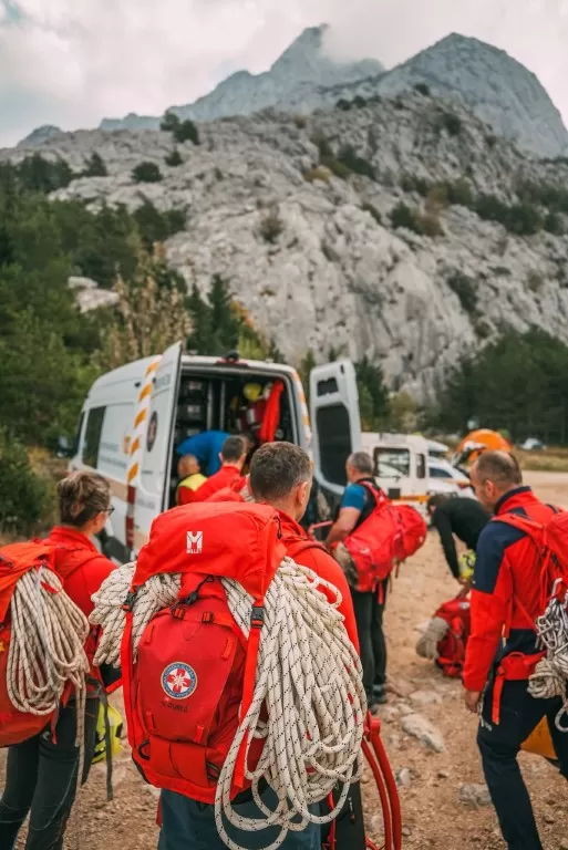 Požeški HGSS-ovci pokazali snagu zajedništva i hrabrosti na stijenskoj vježbi podno Biokova