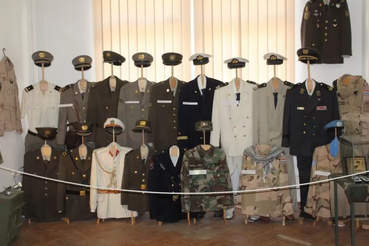 MATICA UMIROVLJENIKA GRADA PLETERNICE: Posjetili županijska spomen-obilježja Domovinskog rata