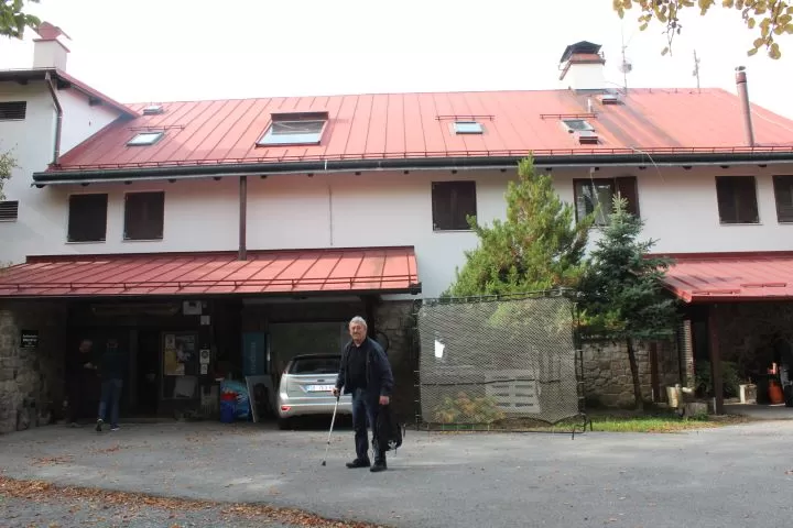 MATICA UMIROVLJENIKA GRADA PLETERNICE: Posjetili županijska spomen-obilježja Domovinskog rata