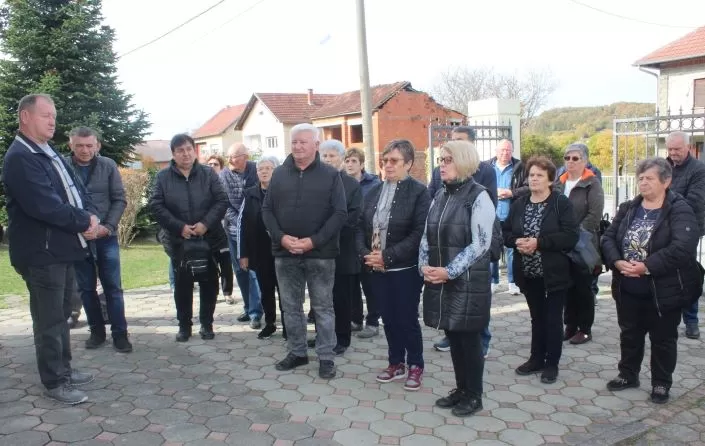 MATICA UMIROVLJENIKA GRADA PLETERNICE: Posjetili županijska spomen-obilježja Domovinskog rata