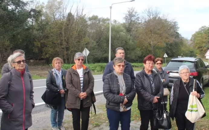 MATICA UMIROVLJENIKA GRADA PLETERNICE: Posjetili županijska spomen-obilježja Domovinskog rata
