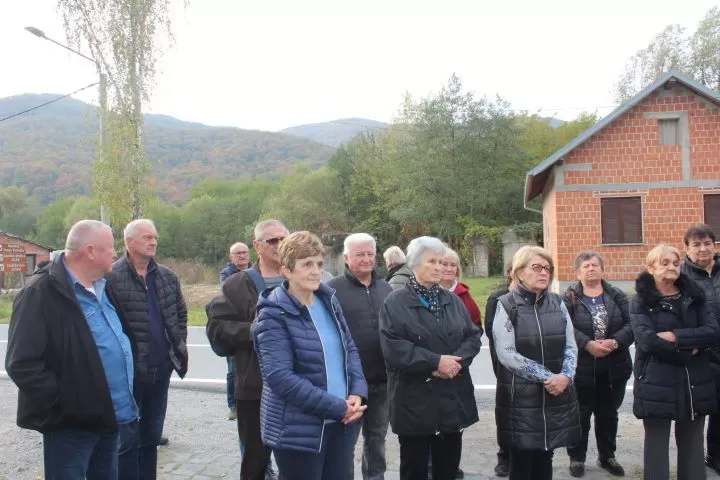MATICA UMIROVLJENIKA GRADA PLETERNICE: Posjetili županijska spomen-obilježja Domovinskog rata