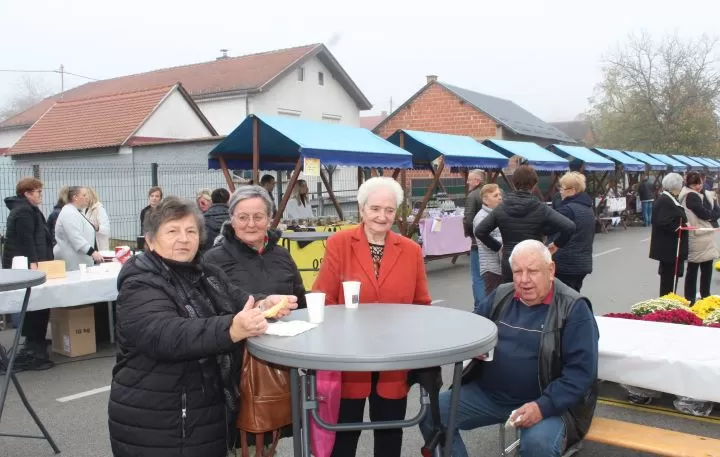 U Pleternici održani Jesenski sajam i Kestenijada