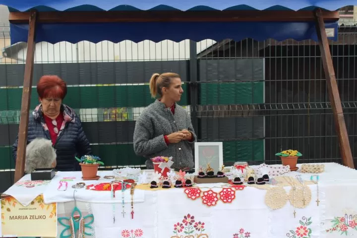 U Pleternici održani Jesenski sajam i Kestenijada