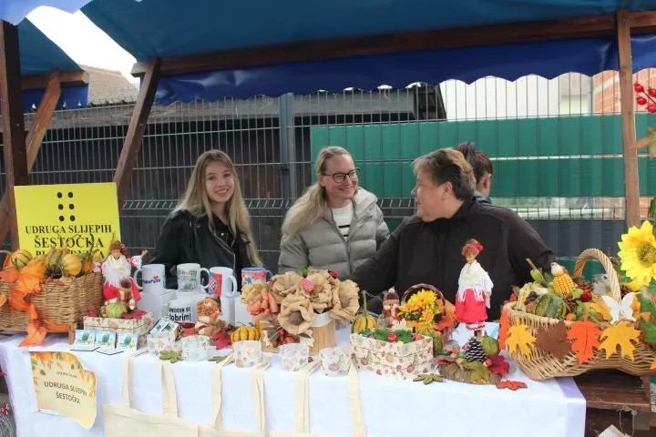 U Pleternici održani Jesenski sajam i Kestenijada