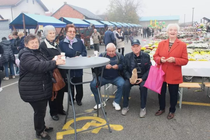 U Pleternici održani Jesenski sajam i Kestenijada