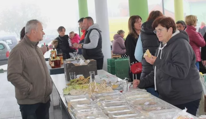 U Pleternici održani Jesenski sajam i Kestenijada