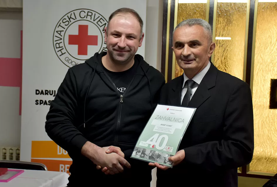 Višestruki darivatelj krvi Davor Matić primio odličje predsjednika RH, a deseci pojedinaca niz priznanja