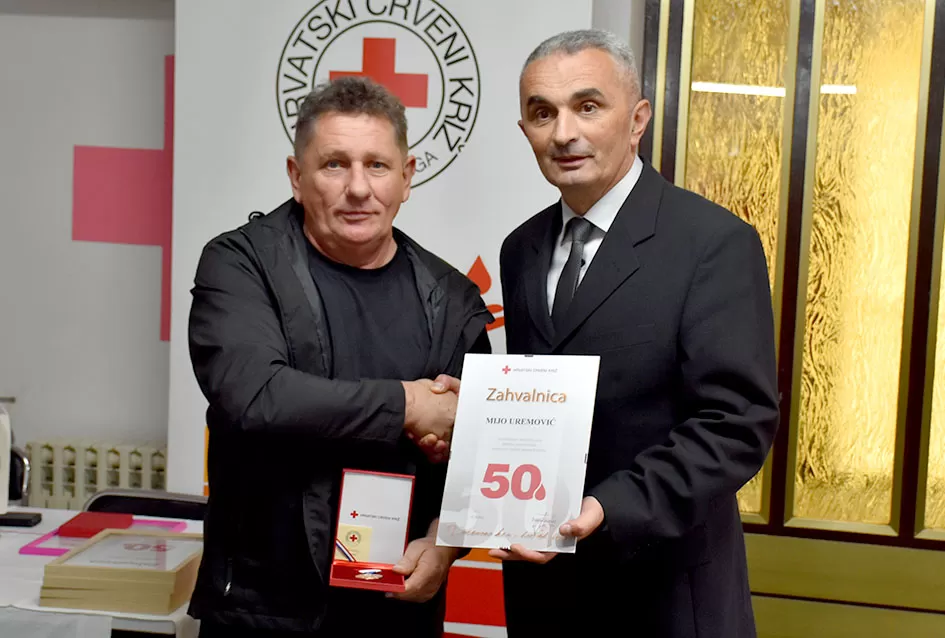 Višestruki darivatelj krvi Davor Matić primio odličje predsjednika RH, a deseci pojedinaca niz priznanja