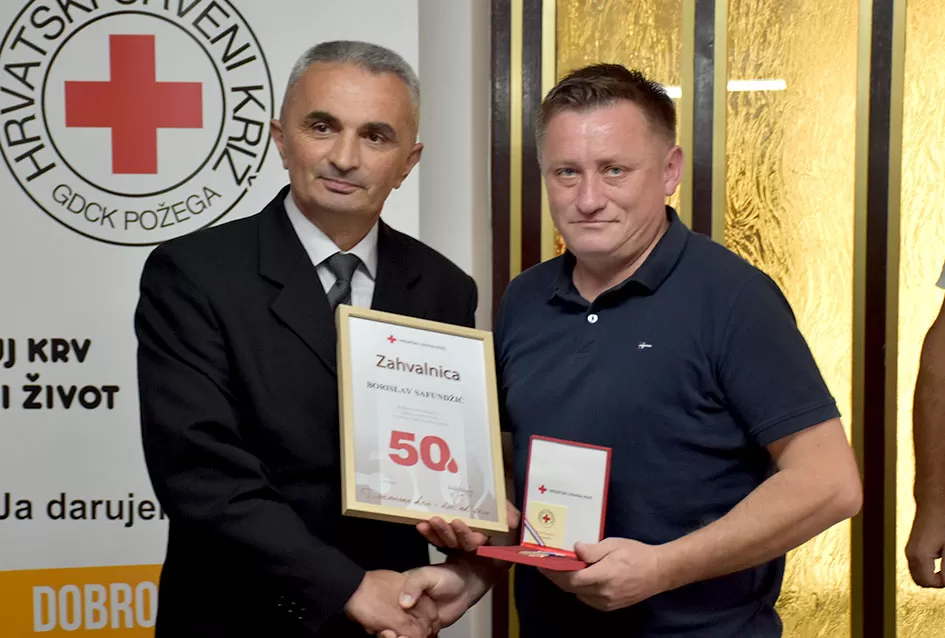 Višestruki darivatelj krvi Davor Matić primio odličje predsjednika RH, a deseci pojedinaca niz priznanja