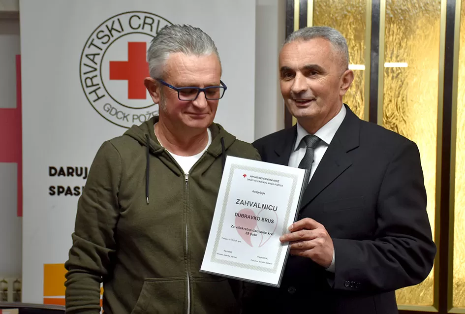 Višestruki darivatelj krvi Davor Matić primio odličje predsjednika RH, a deseci pojedinaca niz priznanja