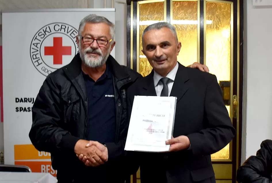 Višestruki darivatelj krvi Davor Matić primio odličje predsjednika RH, a deseci pojedinaca niz priznanja