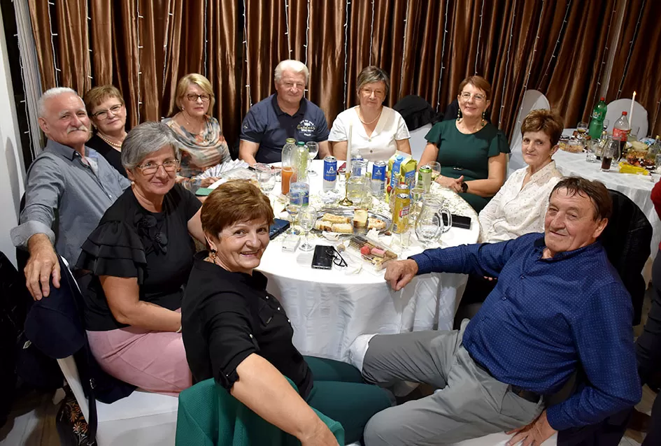 Vesela noć u Svečanoj dvorani Luki: Tražila se stolica više
