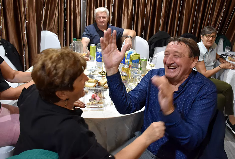 Vesela noć u Svečanoj dvorani Luki: Tražila se stolica više