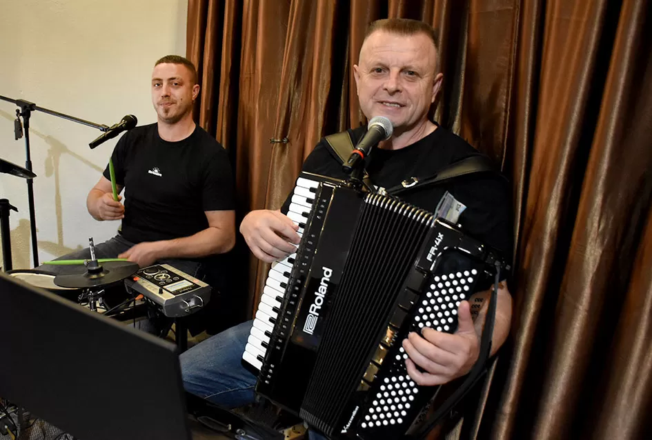 Vesela noć u Svečanoj dvorani Luki: Tražila se stolica više