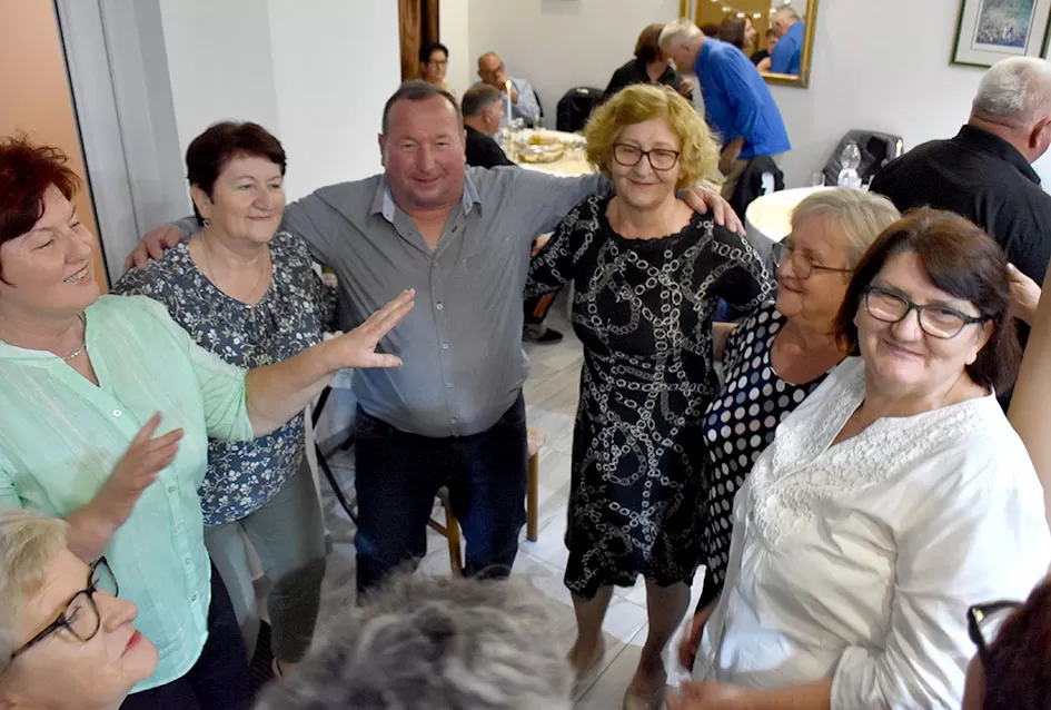 Vesela noć u Svečanoj dvorani Luki: Tražila se stolica više