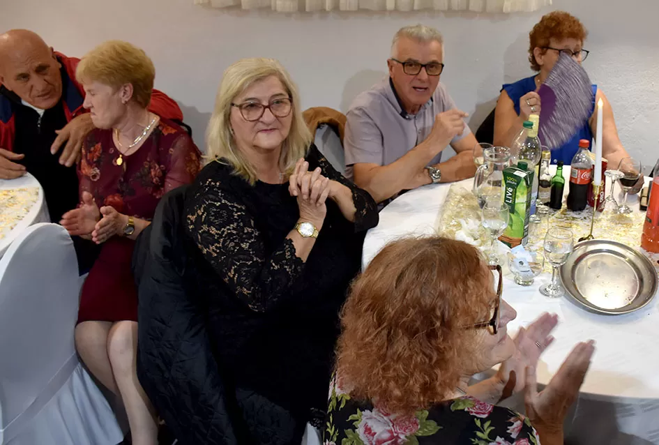 Vesela noć u Svečanoj dvorani Luki: Tražila se stolica više