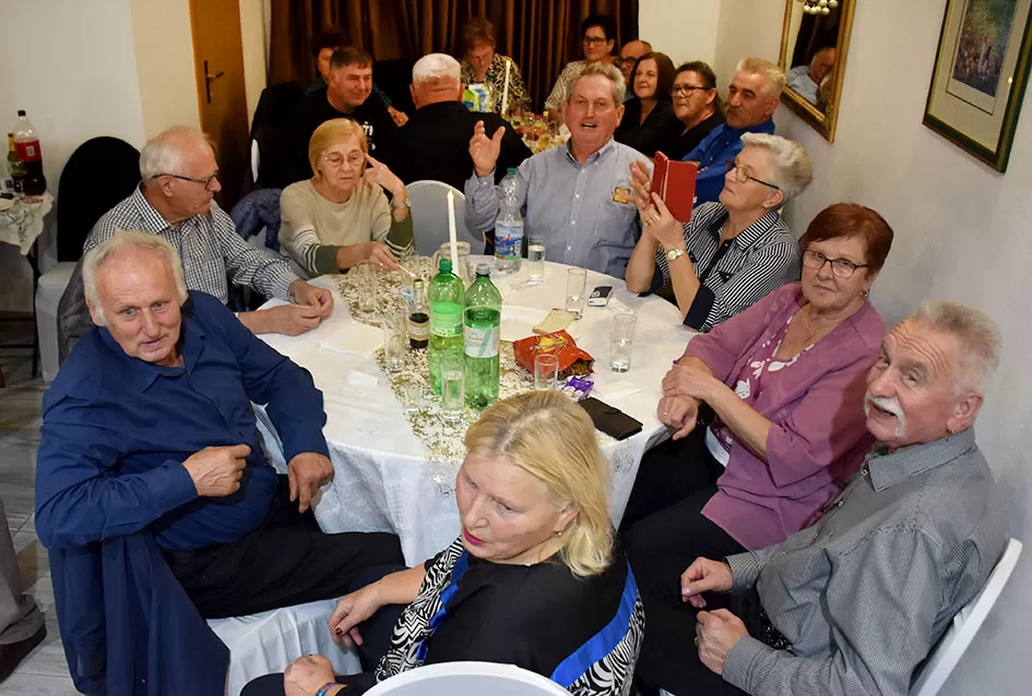 Vesela noć u Svečanoj dvorani Luki: Tražila se stolica više