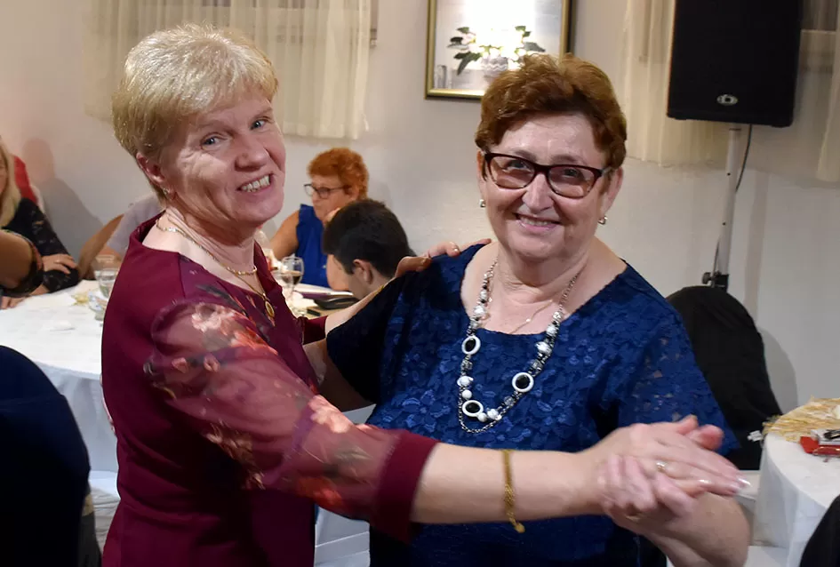 Vesela noć u Svečanoj dvorani Luki: Tražila se stolica više