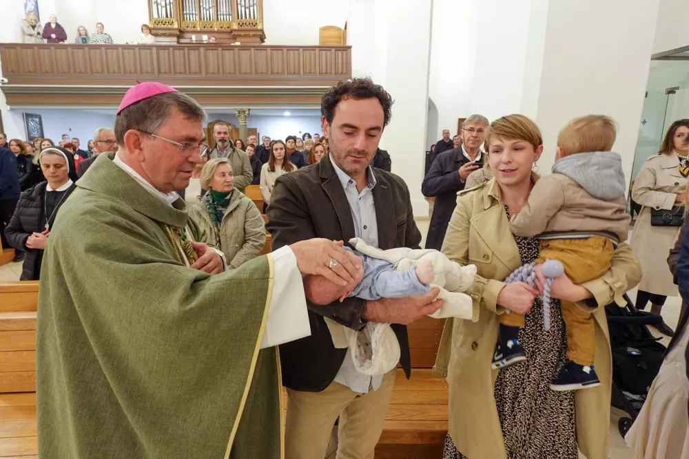 Krštenje petog djeteta roditelja Matković u požeškoj crkvi sv. Lovre