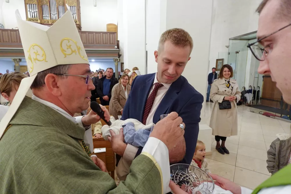 Krštenje petog djeteta roditelja Matković u požeškoj crkvi sv. Lovre