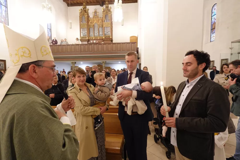 Krštenje petog djeteta roditelja Matković u požeškoj crkvi sv. Lovre
