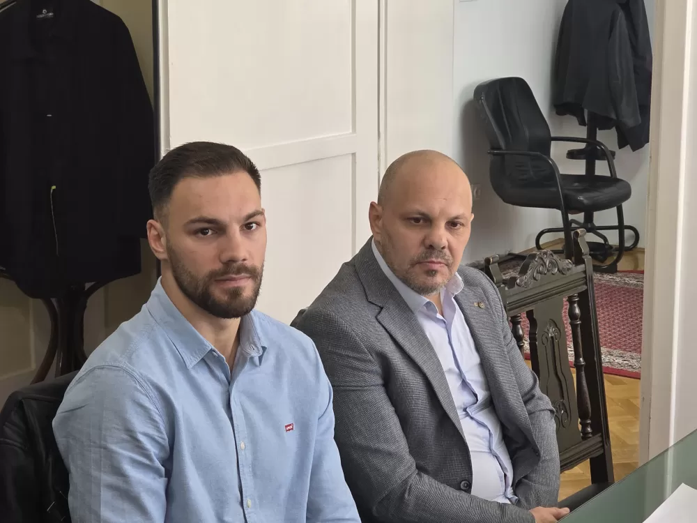 Srdačan susret župana Marušića i njegovih suradnika sa Gabrijelom Veočićem  