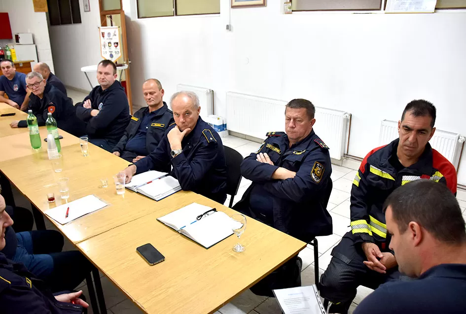 Vatrogasci Velike domaćini Koordinacije plavo-zelene linije prijateljstva