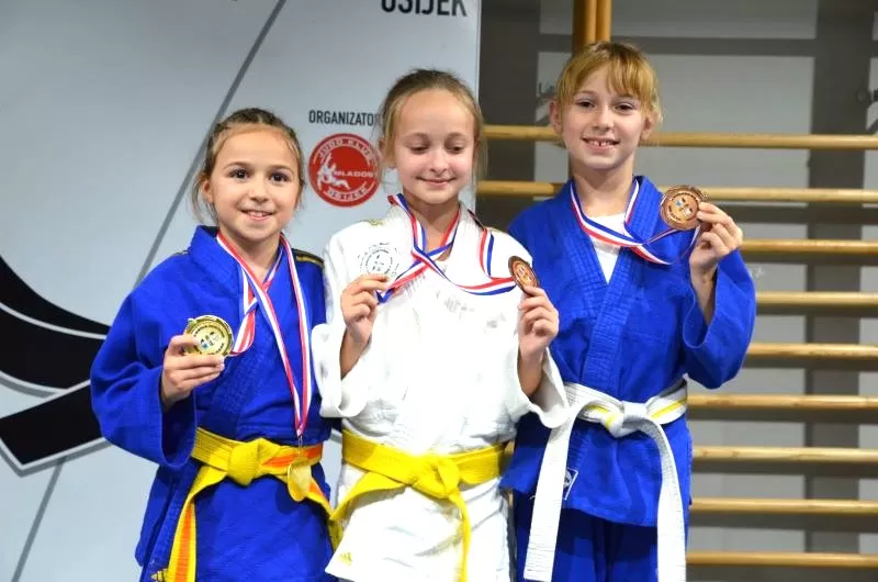 JUDO KLUB „SLAVONAC“: Uspješan nastup na međunarodnom turniru u Osijeku