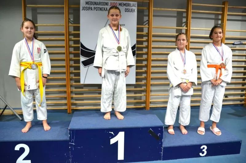 JUDO KLUB „SLAVONAC“: Uspješan nastup na međunarodnom turniru u Osijeku