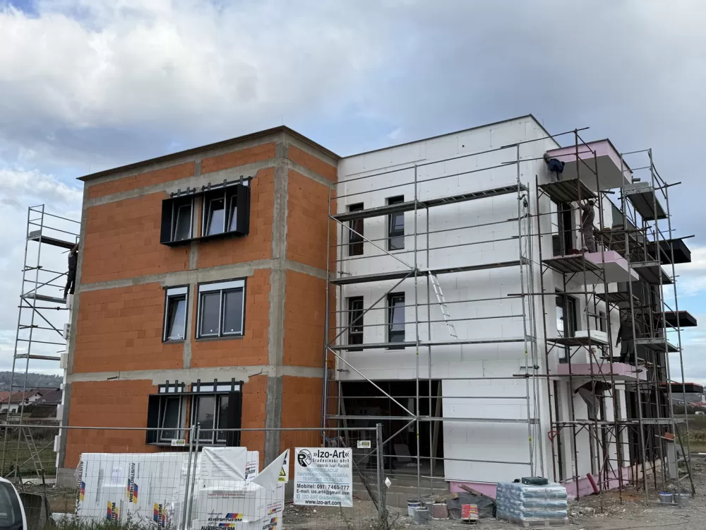 Nastavljaju se radovi na izgradnji dviju stambenih zgrada u Ulici Vida Došena