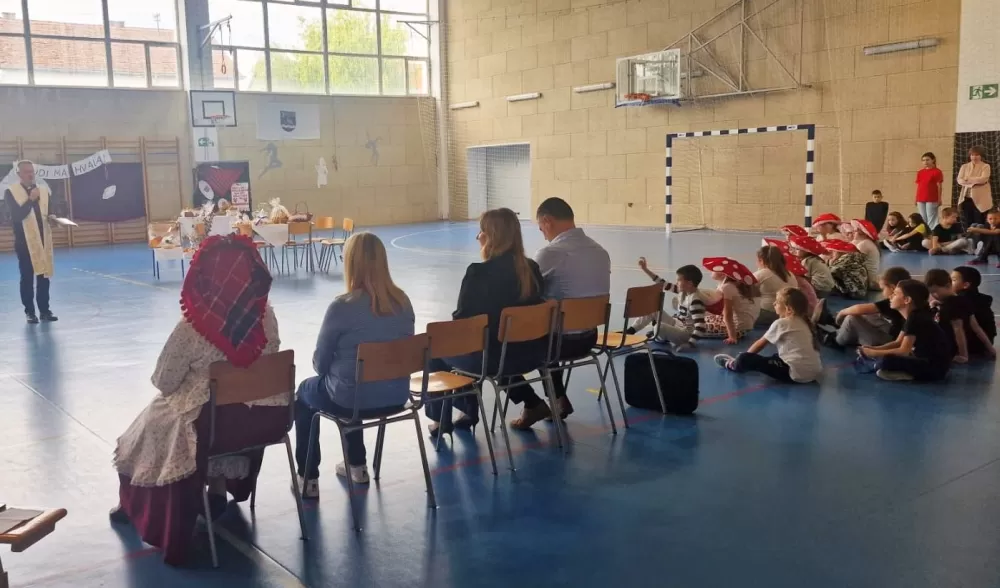 Đaci u Vinogorju obilježili dane kruha i zahvalnosti za plodove zemlje