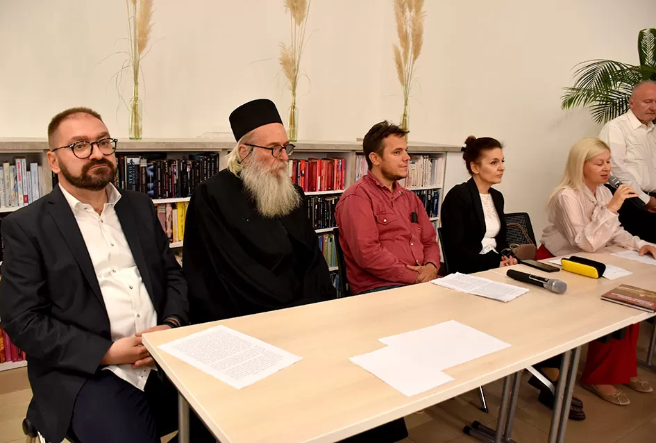 Na visokoj razini predstavljena je publikacija Vinka Tadića o manastiru Orahovici  